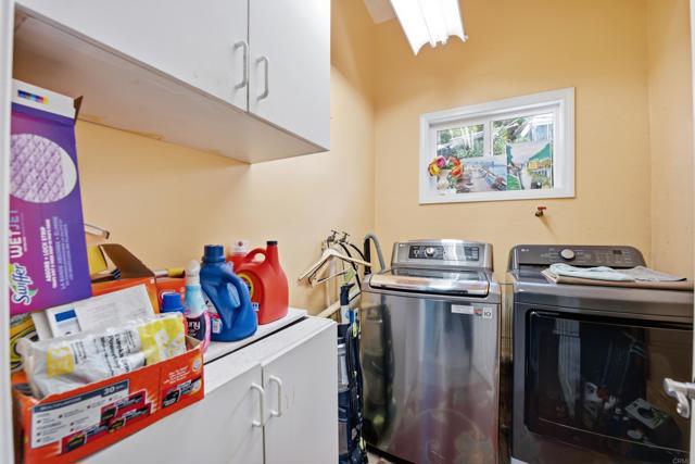 Detail Gallery Image 13 of 38 For 1650 N Broadway, Escondido,  CA 92026 - 3 Beds | 3 Baths