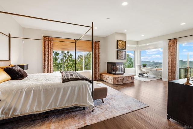 15484 Markar Rd, Poway CA: https://media.crmls.org/mediaz/75093e31-f6a6-4135-8fb1-89129887fd13.jpg