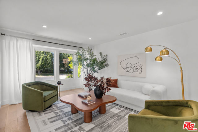 16820 Mccormick Street, Encino CA: https://media.crmls.org/mediaz/750a0687-70c1-4a05-bf1d-487cc7be3b1a.jpg