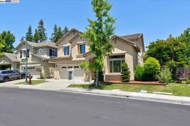 5615 Applegate Way, Dublin CA: https://media.crmls.org/mediaz/750ab067-6ca1-4f2a-b3d2-cbe3e3fe989f.jpg