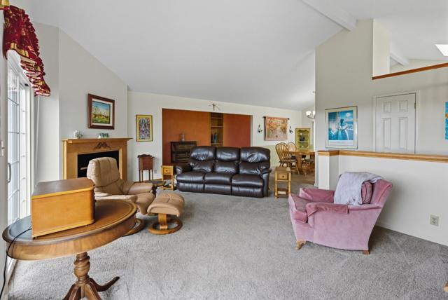 7547 Arden Way, Aptos CA: https://media.crmls.org/mediaz/750ab543-cabd-4f4a-8963-6d98e95e8f03.jpg