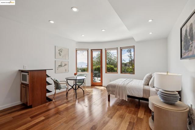 435 Tremont Avenue, Richmond CA: https://media.crmls.org/mediaz/750ada3b-44ec-4d50-855f-f2db4aae4b6a.jpg