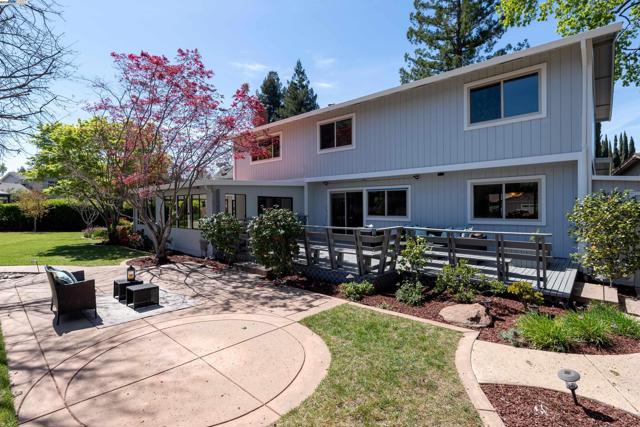 310 Trestle Glen Ct, Walnut Creek CA: https://media.crmls.org/mediaz/750b7655-1a1a-4f5d-8a0a-16ddd4707380.jpg