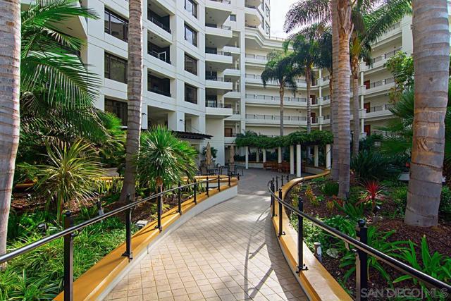 700 W Harbor Dr, San Diego CA: https://media.crmls.org/mediaz/750c519d-5865-4f6a-a1a6-2cb877d74e4d.jpg