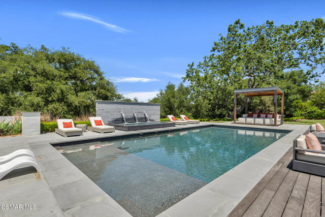 2259 Melford Court, Westlake Village CA: https://media.crmls.org/mediaz/750c5756-a2bb-412b-881d-7d4311303b14.jpg