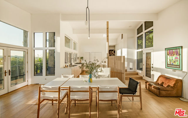 21960 Cereza Way, Topanga CA: https://media.crmls.org/mediaz/750ca39e-7c2c-45ed-842d-7def9d875a0f.jpg