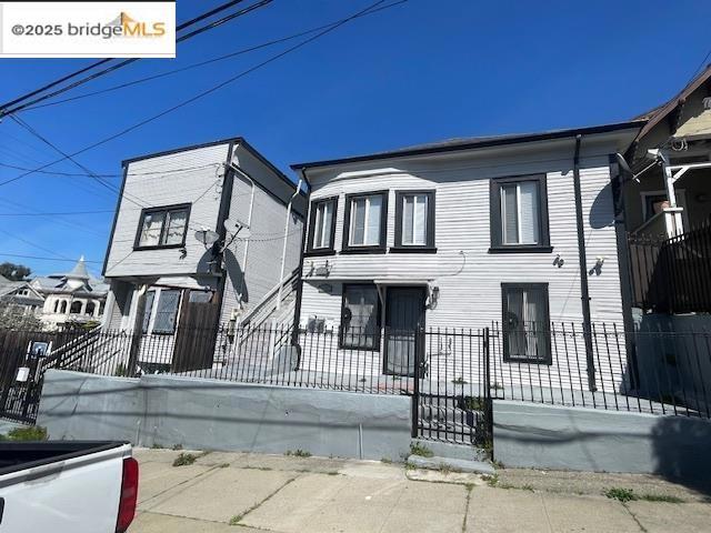 2304 E 22nd ST, Oakland CA: https://media.crmls.org/mediaz/750d5476-f7cc-42d1-85be-5ec25cb4e2af.jpg