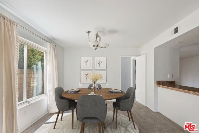 6263 Crebs Avenue, Tarzana CA: https://media.crmls.org/mediaz/750e3643-10b8-4899-aaa2-a8acbfcba123.jpg