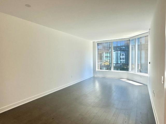 318 Main Street, San Francisco CA: https://media.crmls.org/mediaz/750e8882-724a-4ff1-84f5-2c5542e8ff4c.jpg