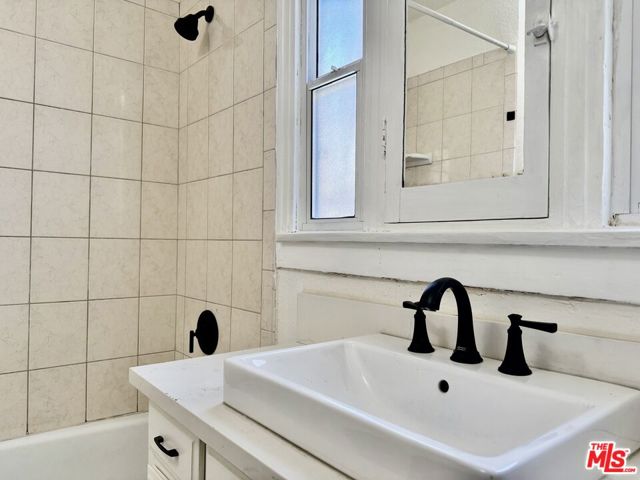 2927 S West View Street, Los Angeles CA: https://media.crmls.org/mediaz/750fa7f0-7fe7-476c-b512-7e9144c7b5f2.jpg