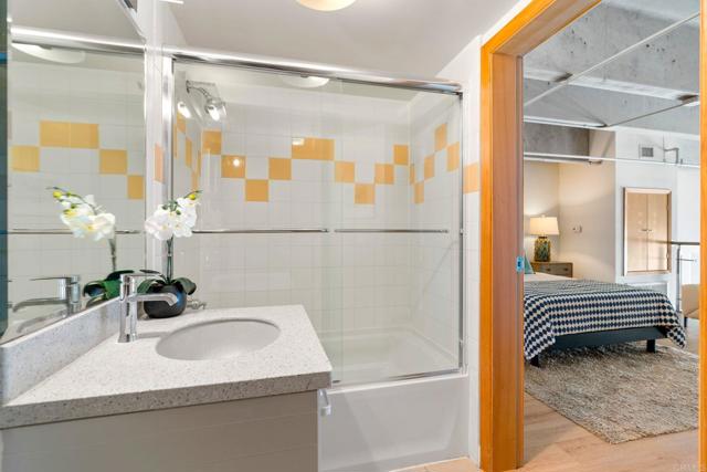 Detail Gallery Image 21 of 34 For 550 Seagaze Dr #26,  Oceanside,  CA 92054 - 1 Beds | 2 Baths