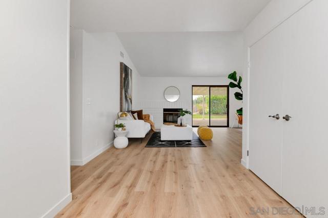 4635 Briar Ridge Rd, Oceanside CA: https://media.crmls.org/mediaz/750fe695-724c-4eca-8f3f-7bc30d8c5abe.jpg