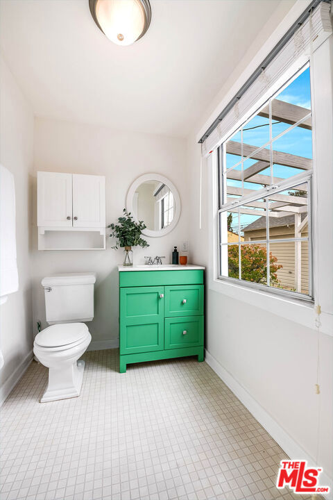 5728 Columbus Avenue Avenue, Sherman Oaks CA: https://media.crmls.org/mediaz/75109af3-a3f7-4d7e-a3f9-62ff521f694f.jpg