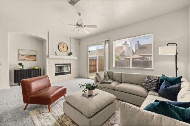 7008 Kilconnell Drive, Elk Grove CA: https://media.crmls.org/mediaz/7510e113-f37f-4df3-ab02-c698240806d4.jpg