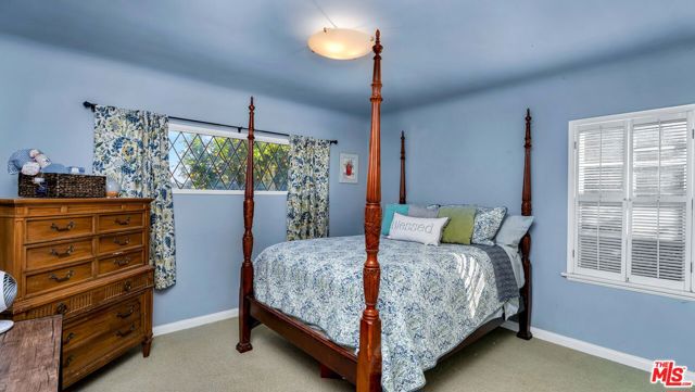 4559 Morella Avenue, Valley Village CA: https://media.crmls.org/mediaz/75116930-3c5a-4a13-944c-d640dbbbf40b.jpg