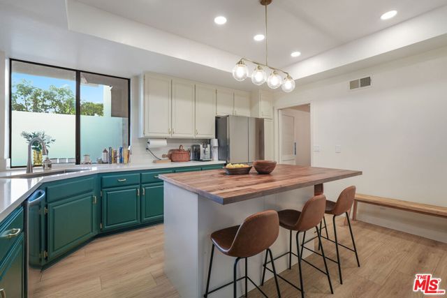 10336 Almayo Avenue, Los Angeles CA: https://media.crmls.org/mediaz/7511e741-c7d1-41bb-91bd-00b351abf391.jpg