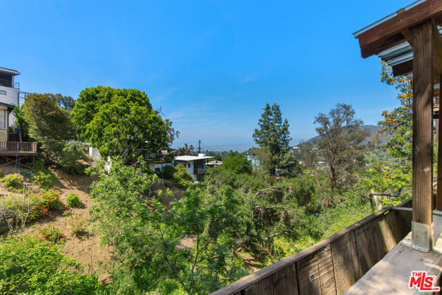 6933 Vanland Trail, Los Angeles CA: https://media.crmls.org/mediaz/751200a1-7bb4-4251-acbf-5bce5bb4ad3c.jpg