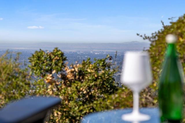 16383 Aztec Ridge Drive, Los Gatos CA: https://media.crmls.org/mediaz/7513b81c-2527-494a-be0f-65f930eb679f.jpg