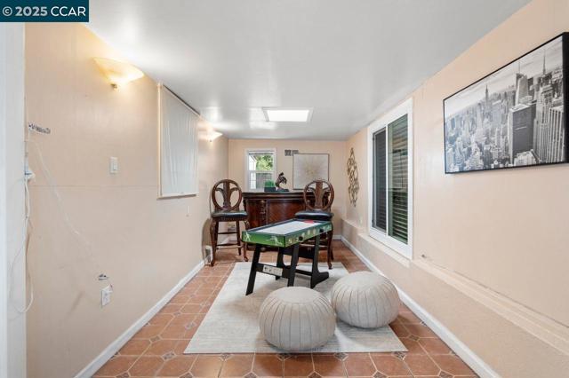 2401 Casa Way, Walnut Creek CA: https://media.crmls.org/mediaz/7513eda3-ac75-4f52-ab15-6be99404cbba.jpg