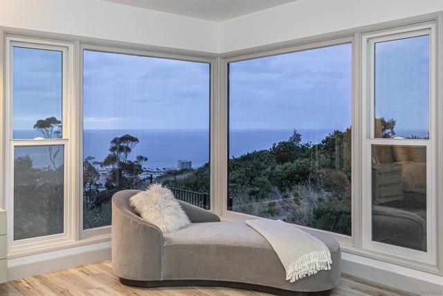 7362 Brodiaea Way, La Jolla CA: https://media.crmls.org/mediaz/7514b7e7-48a1-4edd-87b0-7f61792f4fcf.jpg
