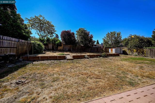 5 Dickenson Dr, Moraga CA: https://media.crmls.org/mediaz/7514cf5a-29d6-4685-989a-1c05df38fe5f.jpg