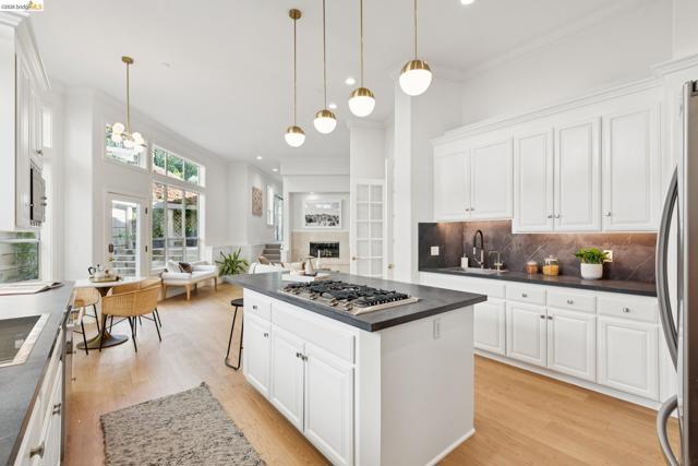 Image 18 of 57 For 23 Valant Place