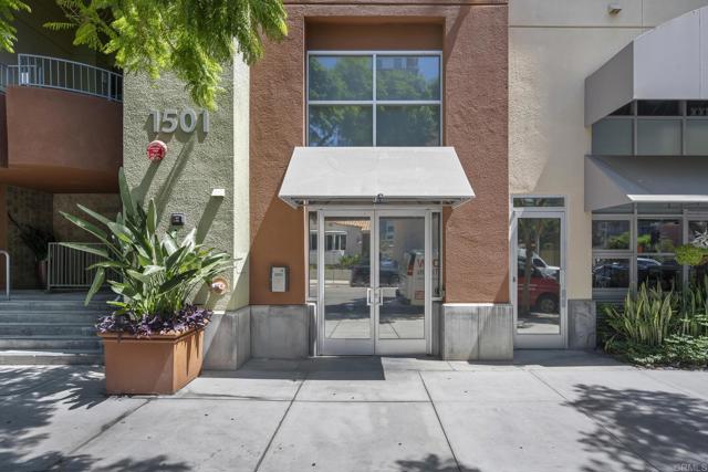 1501 Front Street, San Diego CA: https://media.crmls.org/mediaz/75158a88-6170-470b-805e-5508c8914c17.jpg