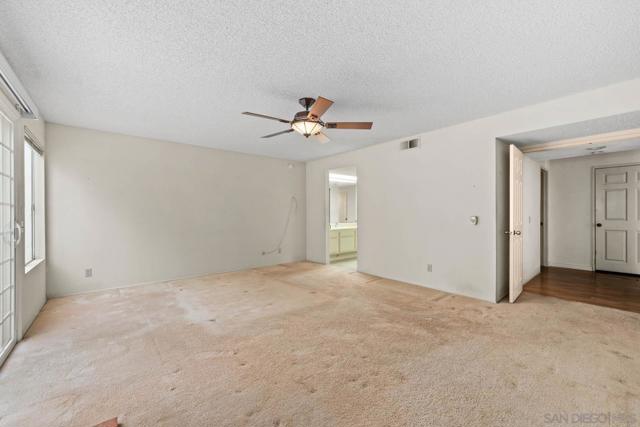 13810 Riverhead Ct, San Diego CA: https://media.crmls.org/mediaz/751706f5-3956-472b-b763-bf42367e8234.jpg