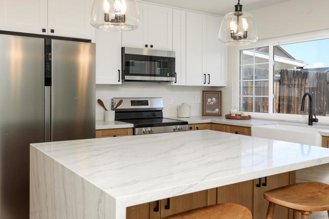 11323 Trebol St, San Diego CA: https://media.crmls.org/mediaz/75173fb3-26a3-42af-ba61-632dd0d9a82c.jpg