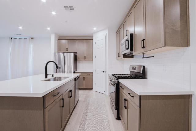 554 Pleasant Drive, Lathrop CA: https://media.crmls.org/mediaz/75175af1-9526-462f-86c2-430a01241c6a.jpg