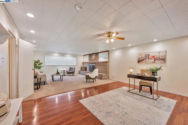 32072 Chicoine Ave, Hayward CA: https://media.crmls.org/mediaz/7518a085-cc4f-4809-b6cd-7ca6b4e9fa12.jpg