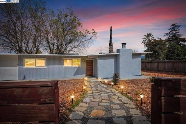 1167 Temple Dr, Pacheco CA: https://media.crmls.org/mediaz/7518d614-6c27-4d95-8f5a-42be31a3f9c1.jpg