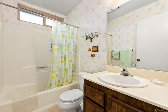 Detail Gallery Image 22 of 39 For 727 Nob Cir, Vista,  CA 92084 - 2 Beds | 2 Baths