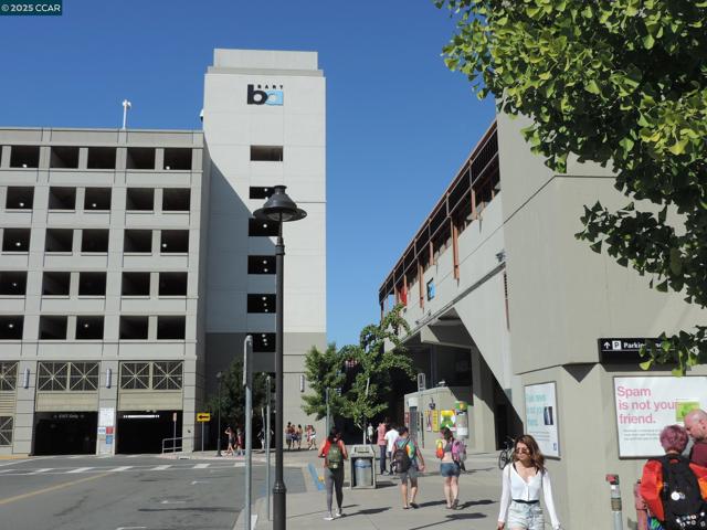 470 N Civic Dr., Walnut Creek CA: https://media.crmls.org/mediaz/7519b0c7-fff9-44a4-8fac-f185a5d15385.jpg