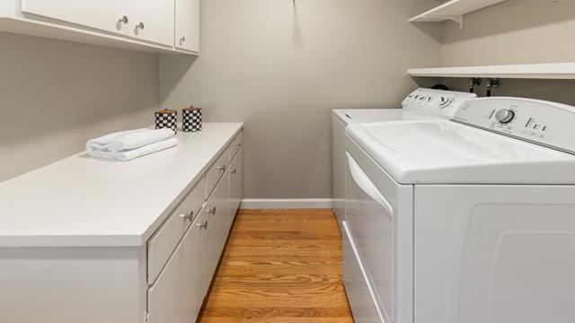 760 La Mesa Drive, Portola Valley CA: https://media.crmls.org/mediaz/751a3db2-e18a-42d8-884e-5b36f057090a.jpg