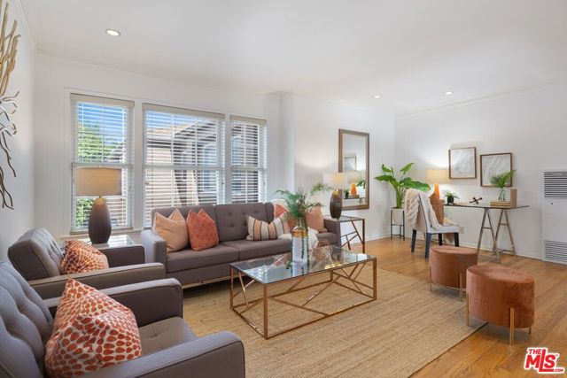 15036 Dickens Street photo 1