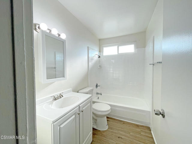 2467 Invar Court, Simi Valley CA: https://media.crmls.org/mediaz/751ac2a3-ac7d-4aef-b4dc-ff55322e684a.jpg
