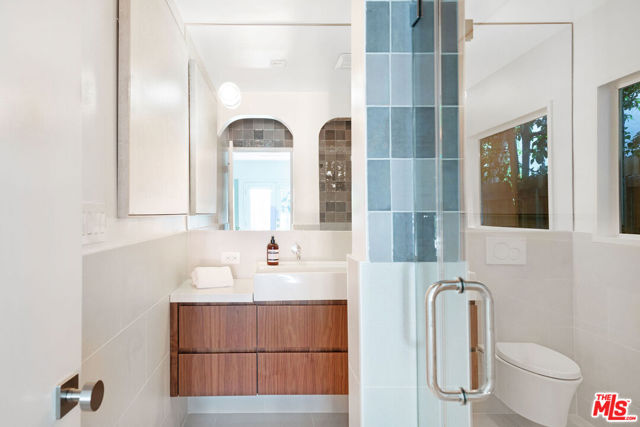 363 N Kings Road, Los Angeles CA: https://media.crmls.org/mediaz/751bd3ef-7efc-41d6-921d-c2a2938c5c65.jpg