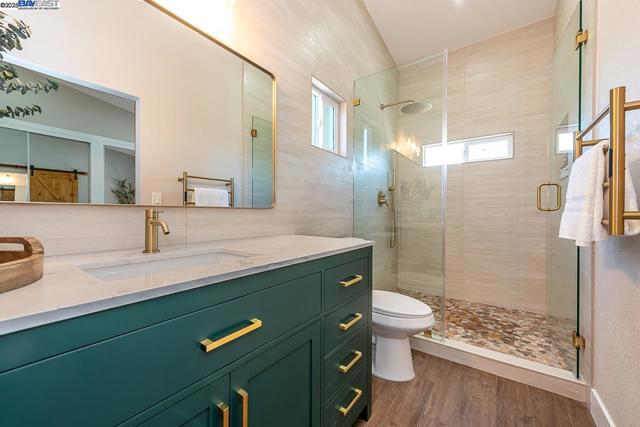 Image 32 of 55 For 697 Lakewood Dr