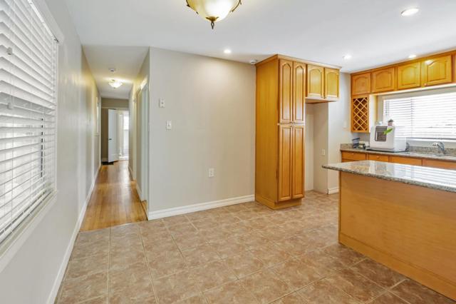4431 Penniman Avenue, Oakland CA: https://media.crmls.org/mediaz/751df530-105e-4898-89ef-c1372bdb7db6.jpg