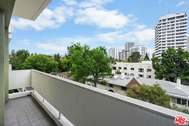 10701 Wilshire Boulevard, Los Angeles CA: https://media.crmls.org/mediaz/751f07a0-6da3-4689-a8ce-a1d571d488d7.jpg