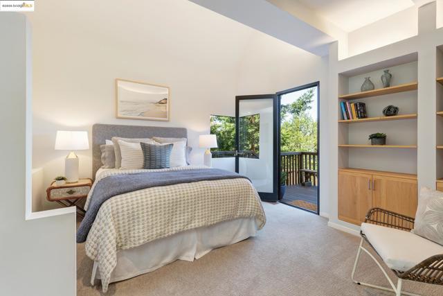 20 Ascot Ct, Oakland CA: https://media.crmls.org/mediaz/751f34bf-5732-4f81-b9f0-42b28ddcc3e6.jpg