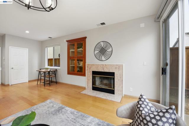 Image 14 of 55 For 15518 Harbor Way