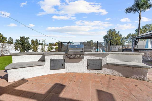 Detail Gallery Image 40 of 53 For 4912 Colusa Dr, Oceanside,  CA 92056 - 4 Beds | 3 Baths