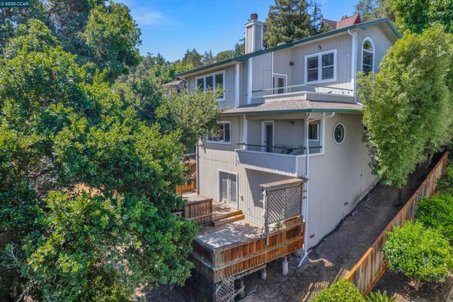 1027 W Arlington Way, Martinez CA: https://media.crmls.org/mediaz/752094bf-24bf-4627-b779-2bdd8930c0db.jpg