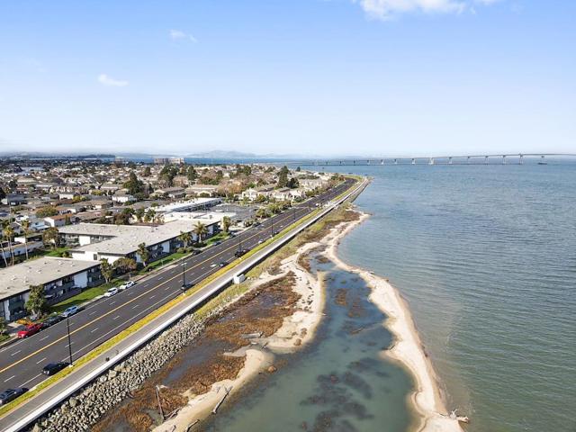 1394 Marlin Avenue, Foster City CA: https://media.crmls.org/mediaz/75209809-74d1-412b-a963-8e5e44b4b9bd.jpg