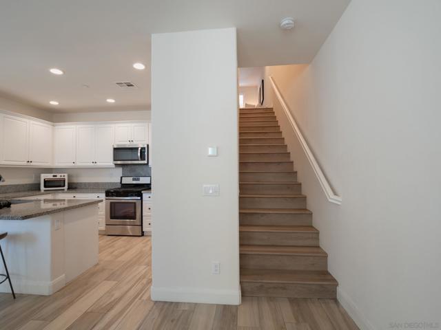 1904 Avenida Senecio, Chula Vista CA: https://media.crmls.org/mediaz/7520e4a8-7f88-41b0-97bb-79912b741f69.jpg