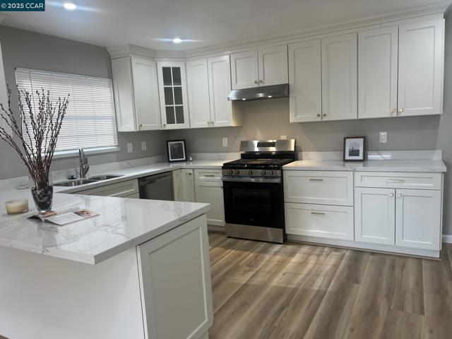 2788 Entrada Cir, Antioch CA: https://media.crmls.org/mediaz/7520f04c-301e-4deb-9d99-b2d5a2fe78fc.jpg