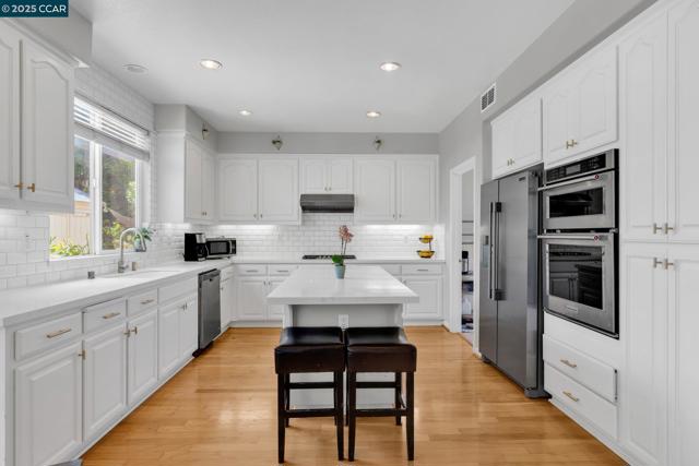 1731 Palmer Dr, Concord CA: https://media.crmls.org/mediaz/75214e9f-c01f-4b24-9660-70b217828d2d.jpg