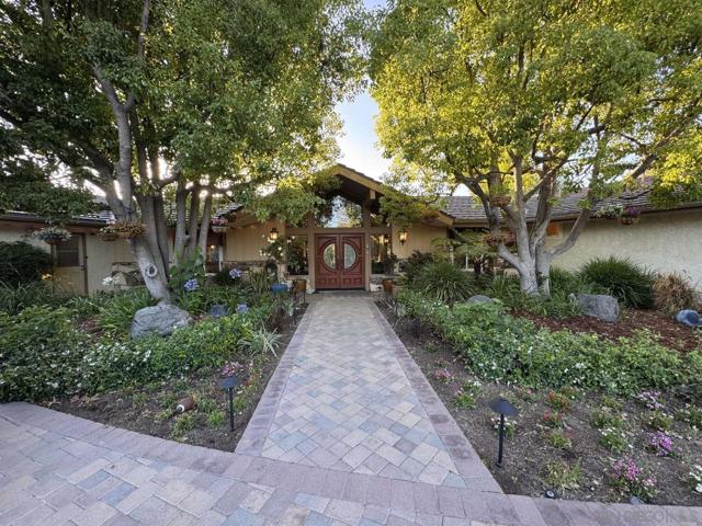 5553 Scenic View Dr, Yorba Linda CA: https://media.crmls.org/mediaz/75215b9d-53b1-4c5b-bc6b-1eea29bbbde4.jpg